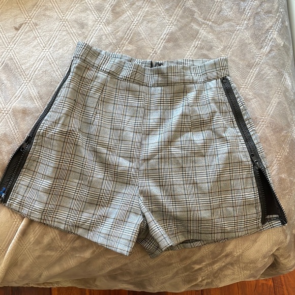 High Rise Checkered Shorts - Picture 1 of 3